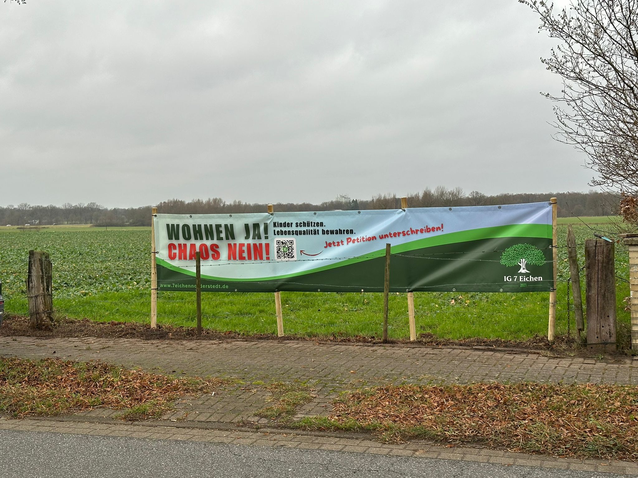 Banner der Initiative 7 Eichen – Wohnen ja! Chaos nein!